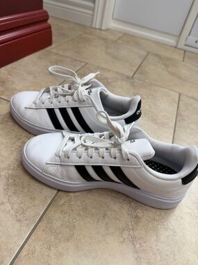 Adidas grand court 2.0 sneakers new